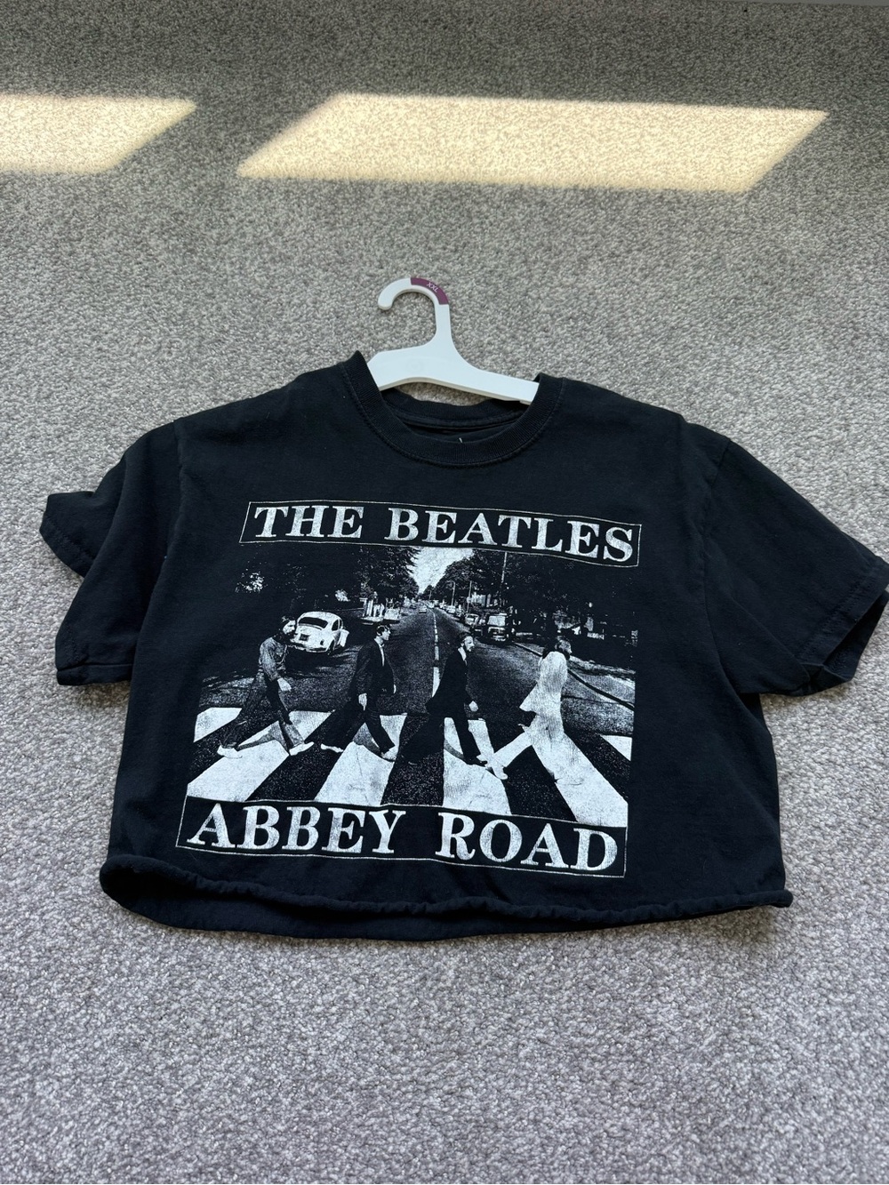 The Beatles Abbey Road Black Graphic Crop Tee
